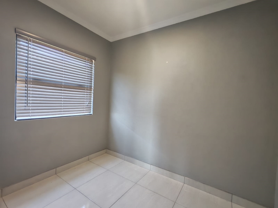 2 Bedroom Property for Sale in Shakaskraal KwaZulu-Natal