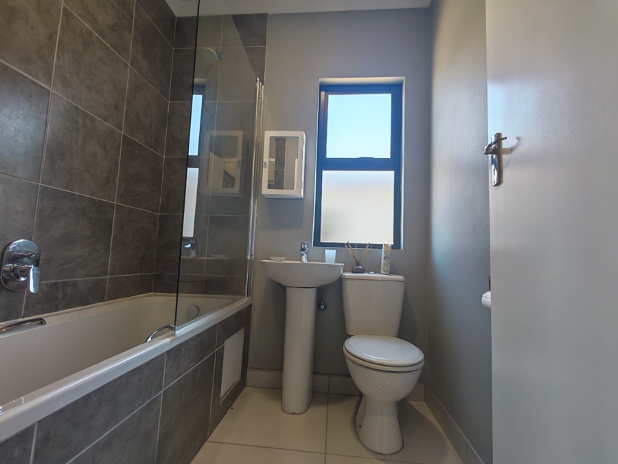 2 Bedroom Property for Sale in Shakaskraal KwaZulu-Natal