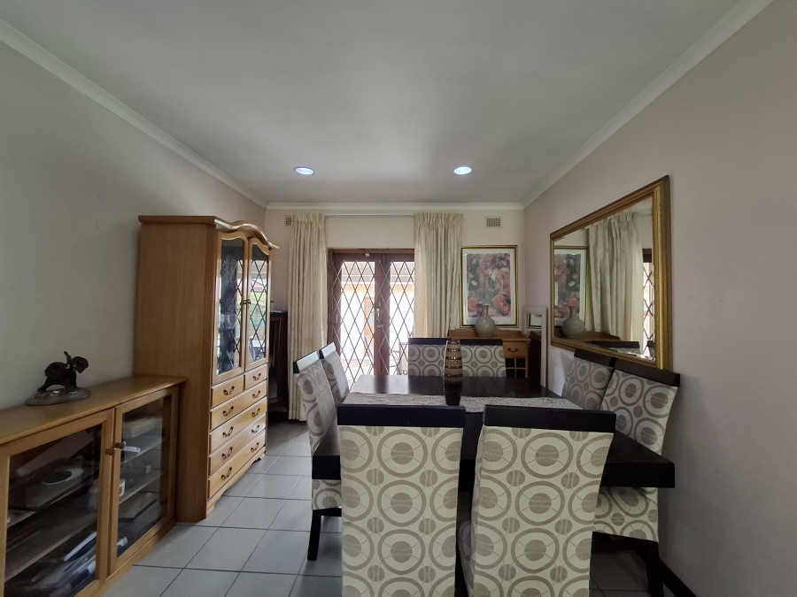 To Let 4 Bedroom Property for Rent in Manors KwaZulu-Natal