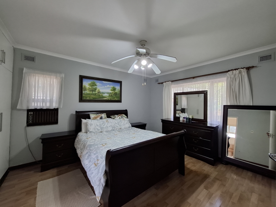 To Let 4 Bedroom Property for Rent in Manors KwaZulu-Natal