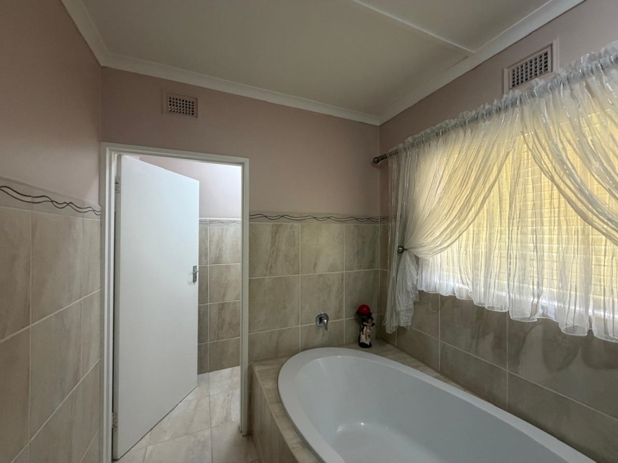 3 Bedroom Property for Sale in Meer En See KwaZulu-Natal