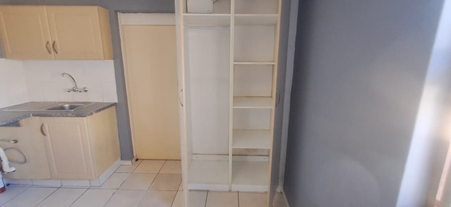 To Let 1 Bedroom Property for Rent in Richem KwaZulu-Natal