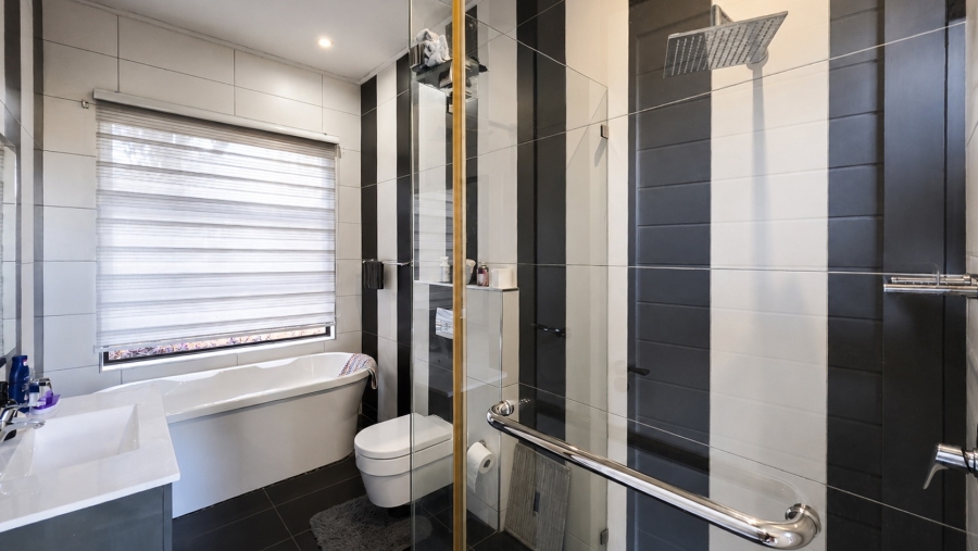 5 Bedroom Property for Sale in Brettenwood Coastal Estate KwaZulu-Natal