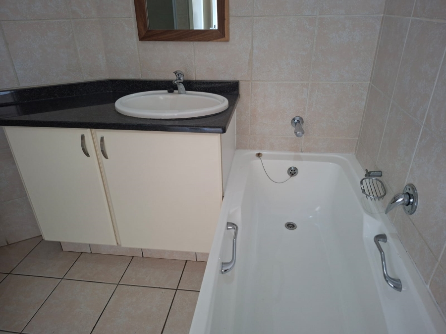 To Let 3 Bedroom Property for Rent in Westbrook KwaZulu-Natal