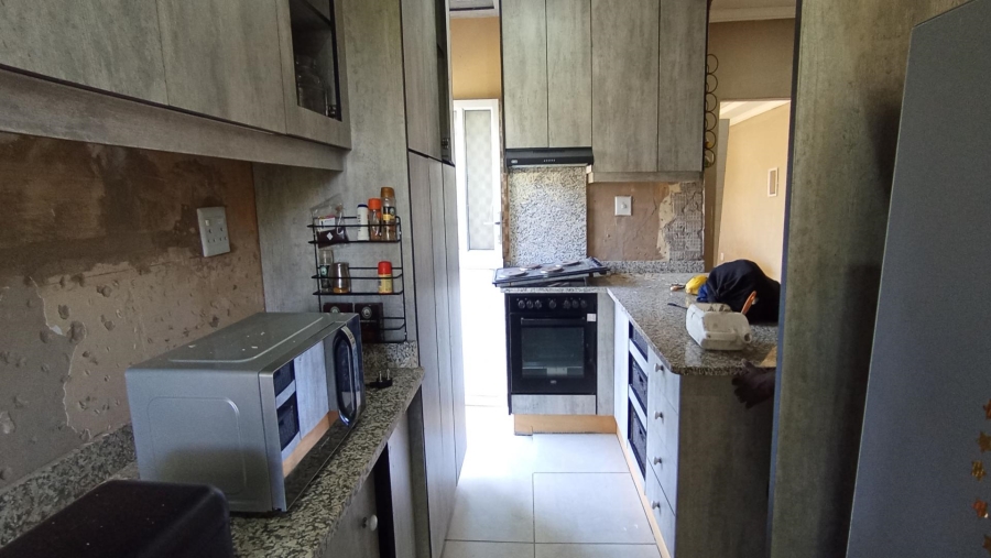 2 Bedroom Property for Sale in Mount Vernon KwaZulu-Natal