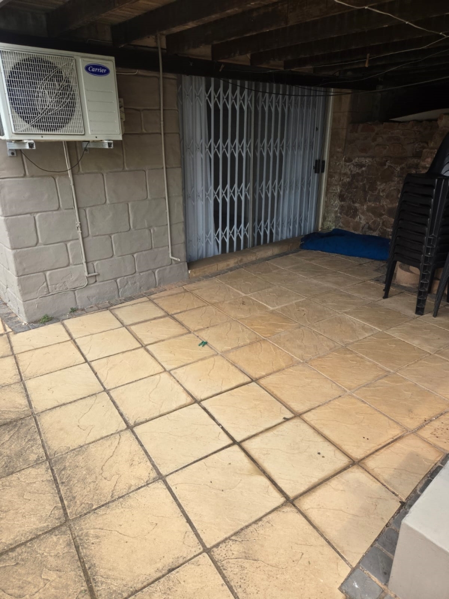 To Let 1 Bedroom Property for Rent in Dawncliffe KwaZulu-Natal