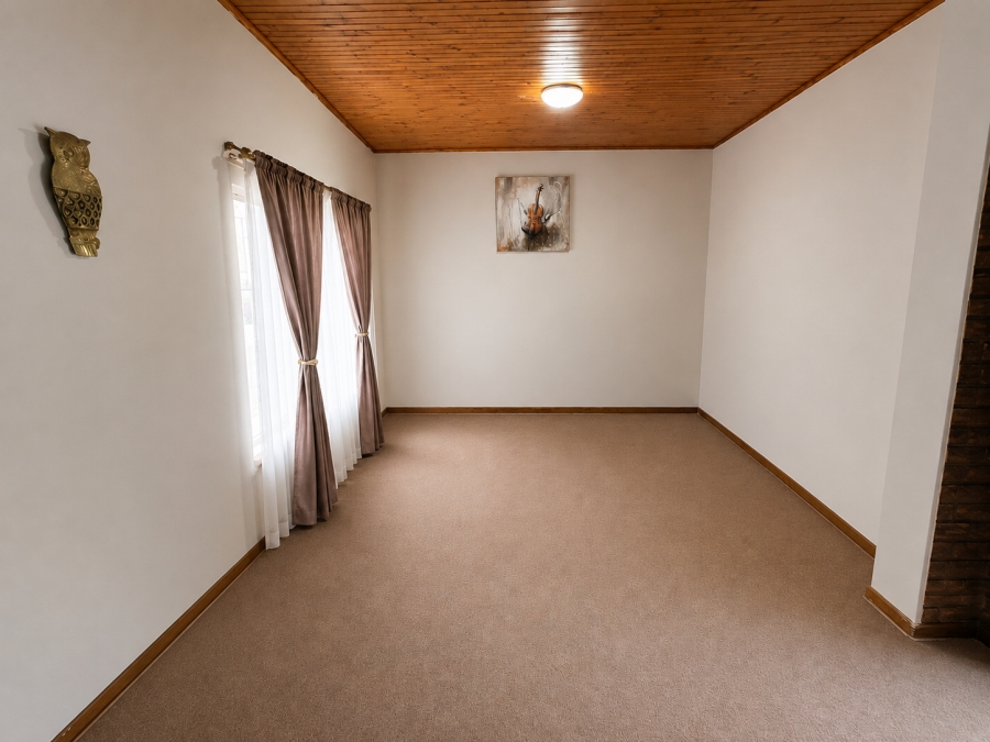 4 Bedroom Property for Sale in Signal Hill KwaZulu-Natal