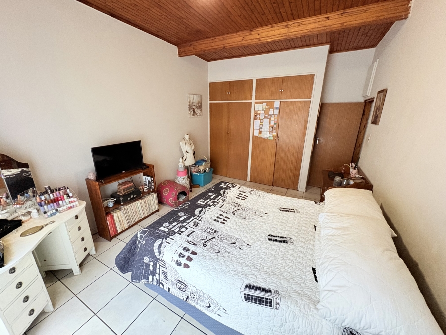 4 Bedroom Property for Sale in Signal Hill KwaZulu-Natal