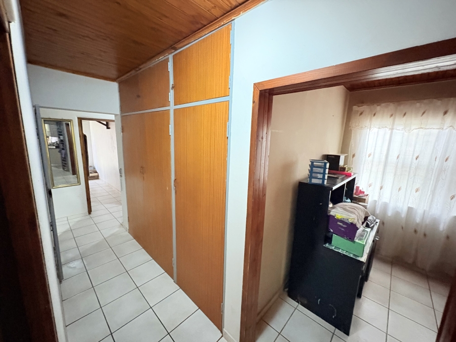 4 Bedroom Property for Sale in Signal Hill KwaZulu-Natal