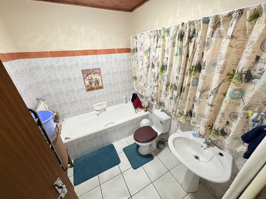 4 Bedroom Property for Sale in Signal Hill KwaZulu-Natal
