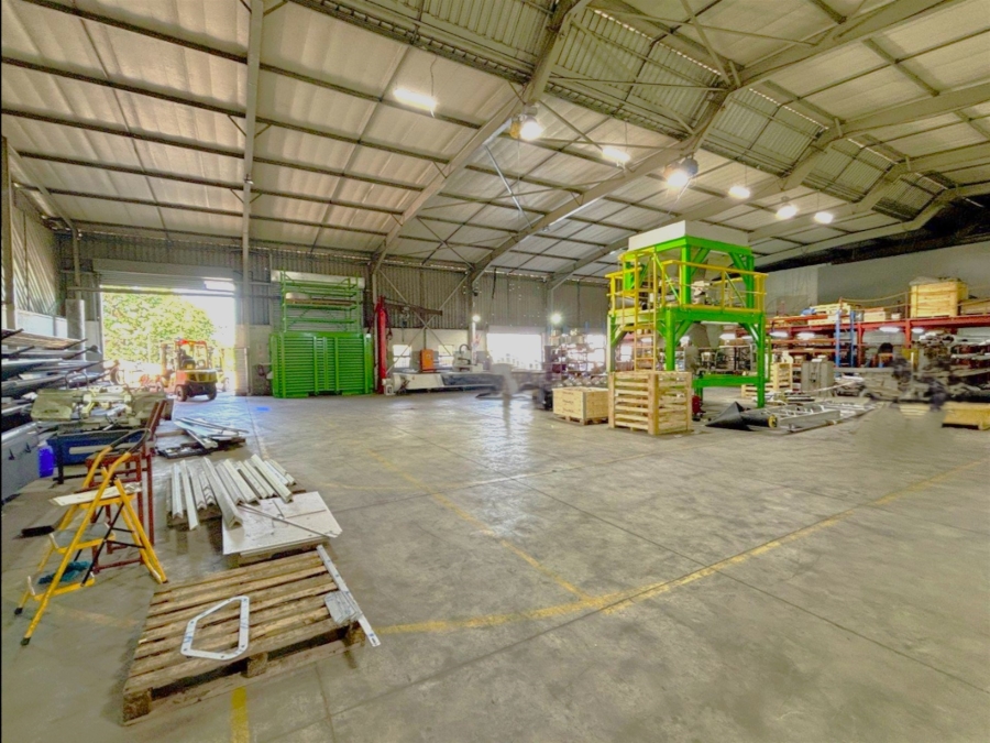To Let Commercial Property for Rent in Mahogany Ridge KwaZulu-Natal