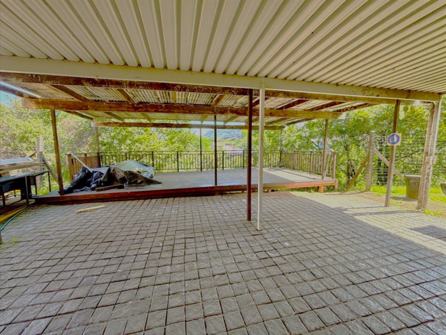 To Let Commercial Property for Rent in Mahogany Ridge KwaZulu-Natal