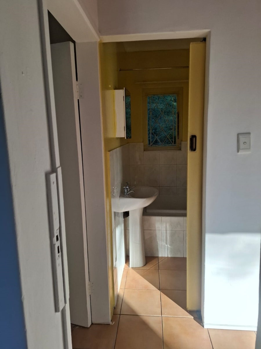 To Let 2 Bedroom Property for Rent in Westridge KwaZulu-Natal