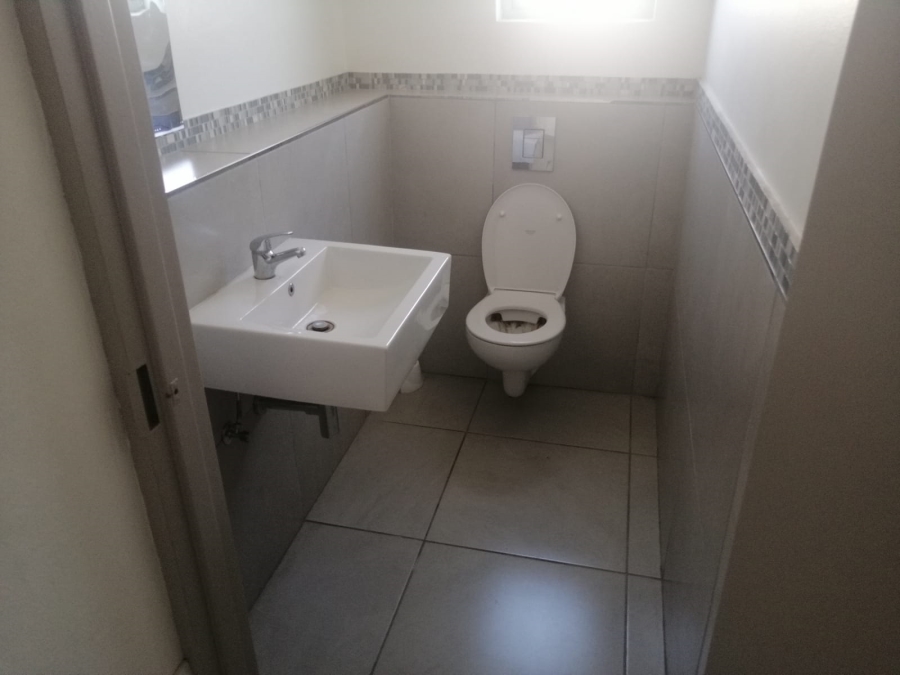 To Let Commercial Property for Rent in Glen Anil KwaZulu-Natal