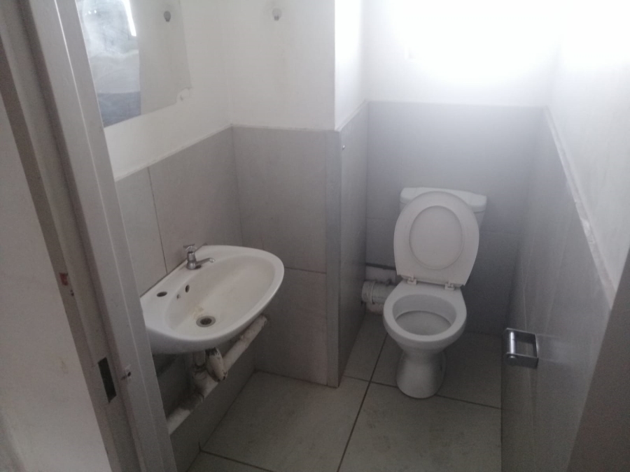 To Let Commercial Property for Rent in Glen Anil KwaZulu-Natal