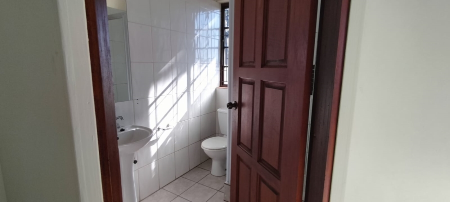To Let 1 Bedroom Property for Rent in Amanzimtoti KwaZulu-Natal