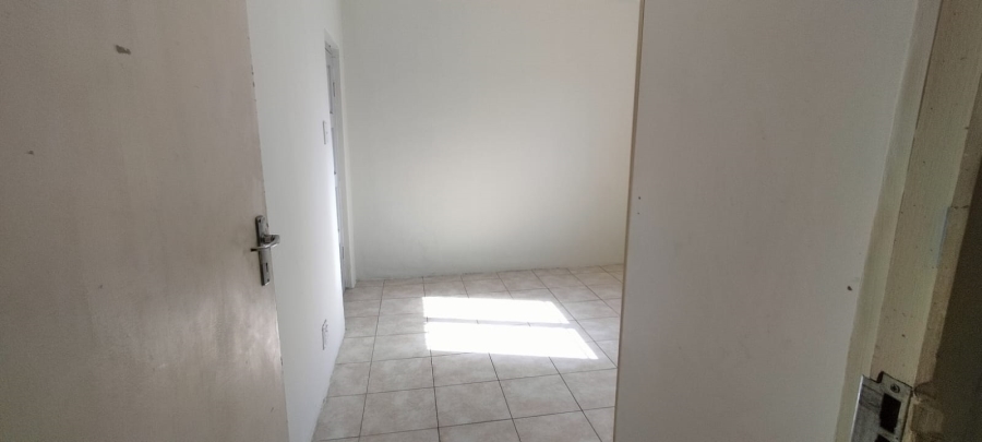 To Let 2 Bedroom Property for Rent in Amanzimtoti KwaZulu-Natal