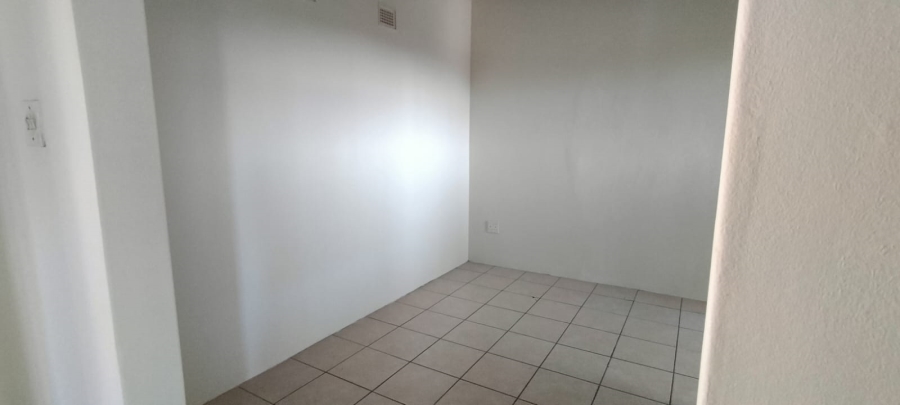 To Let 2 Bedroom Property for Rent in Amanzimtoti KwaZulu-Natal