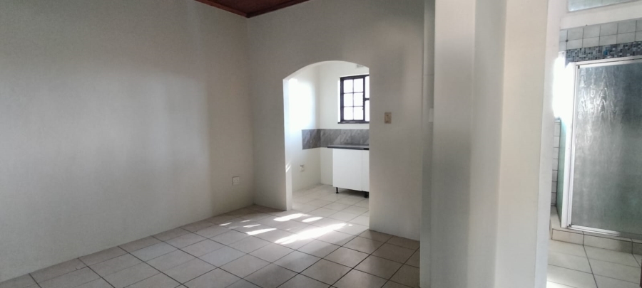 To Let 2 Bedroom Property for Rent in Amanzimtoti KwaZulu-Natal