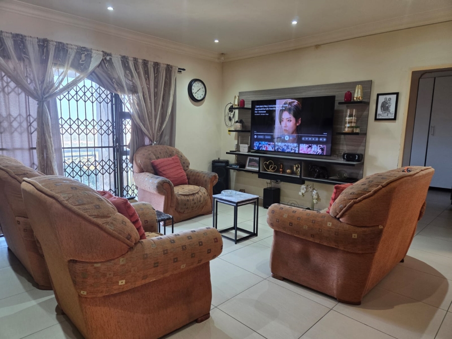 8 Bedroom Property for Sale in Shallcross KwaZulu-Natal