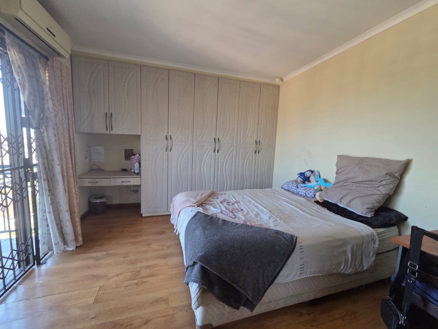 8 Bedroom Property for Sale in Shallcross KwaZulu-Natal
