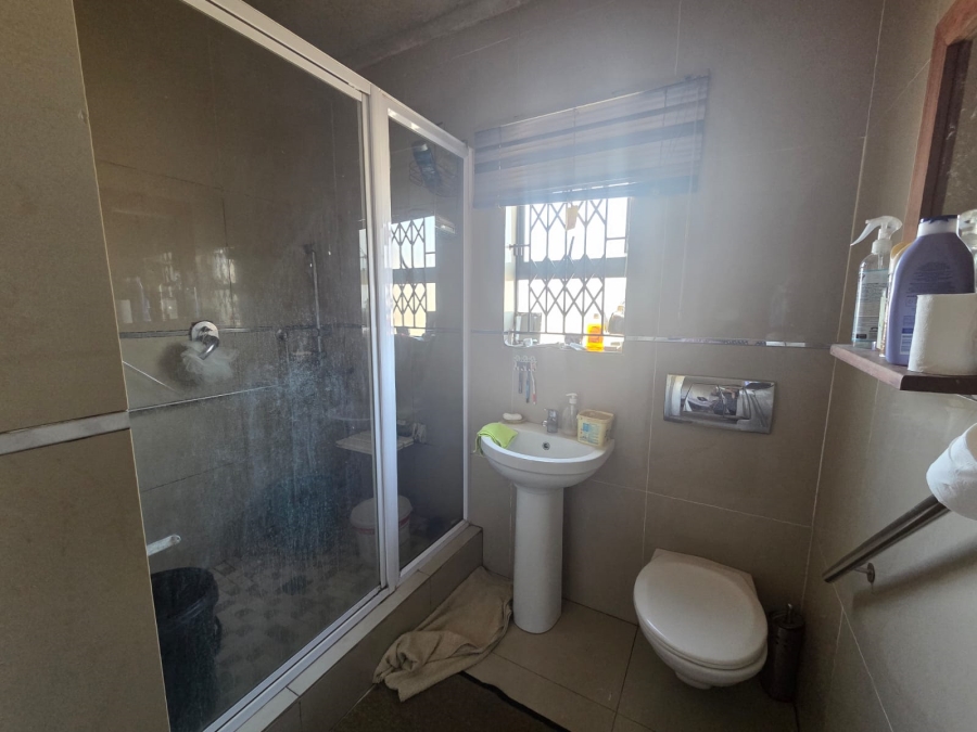 8 Bedroom Property for Sale in Shallcross KwaZulu-Natal