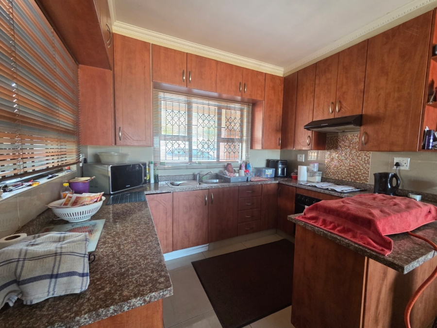 8 Bedroom Property for Sale in Shallcross KwaZulu-Natal