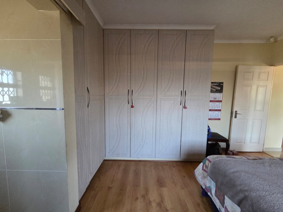 8 Bedroom Property for Sale in Shallcross KwaZulu-Natal