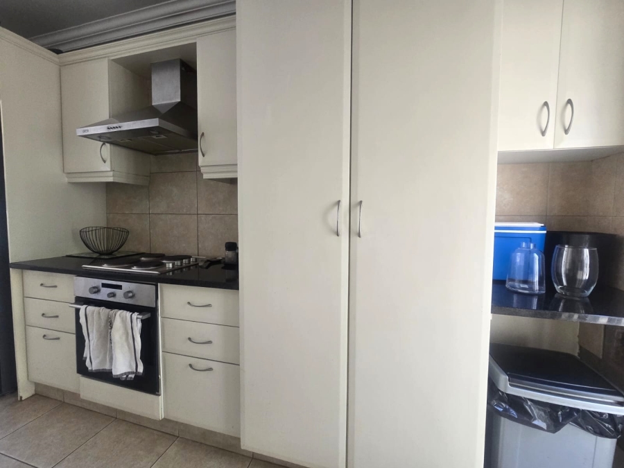 To Let 4 Bedroom Property for Rent in Athlone KwaZulu-Natal