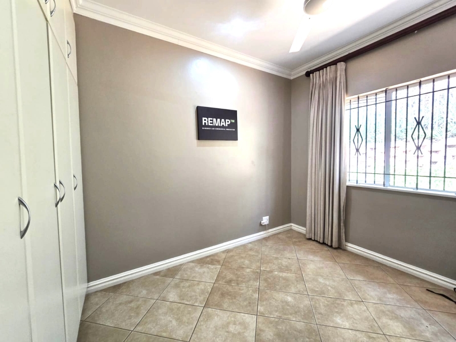 To Let 4 Bedroom Property for Rent in Athlone KwaZulu-Natal