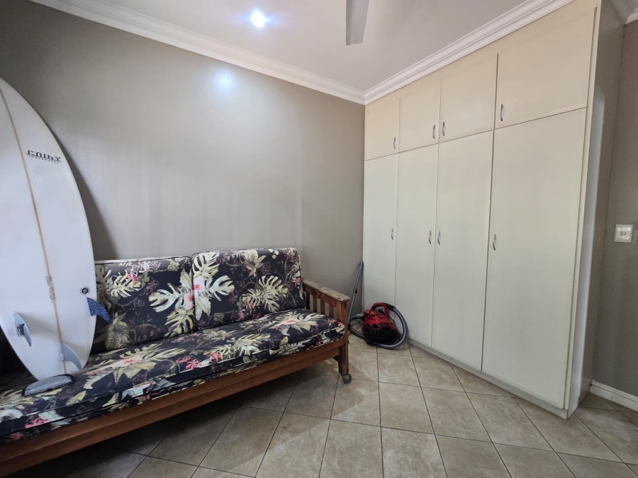 To Let 4 Bedroom Property for Rent in Athlone KwaZulu-Natal