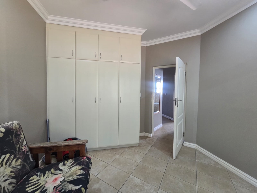 To Let 4 Bedroom Property for Rent in Athlone KwaZulu-Natal