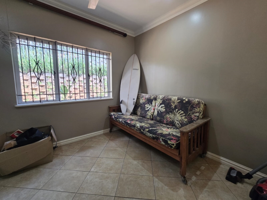To Let 4 Bedroom Property for Rent in Athlone KwaZulu-Natal