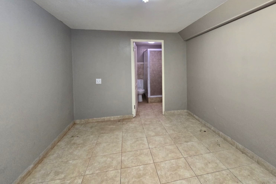 To Let 4 Bedroom Property for Rent in Athlone KwaZulu-Natal