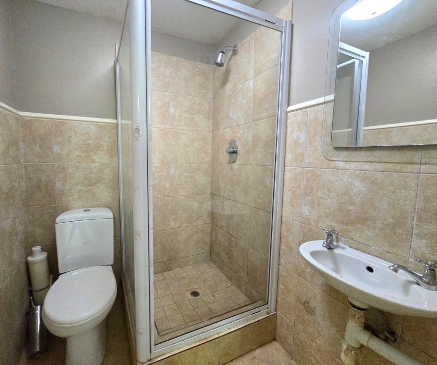 To Let 4 Bedroom Property for Rent in Athlone KwaZulu-Natal