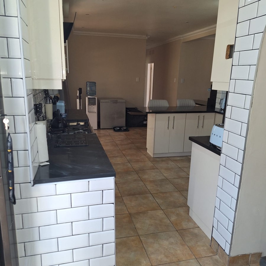 To Let 4 Bedroom Property for Rent in Westville Central KwaZulu-Natal