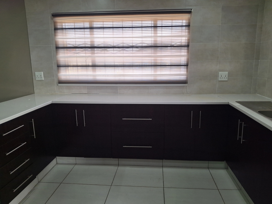 To Let 2 Bedroom Property for Rent in Howick West KwaZulu-Natal