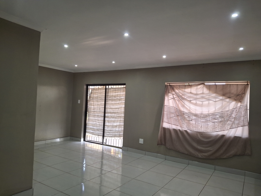 To Let 2 Bedroom Property for Rent in Howick West KwaZulu-Natal
