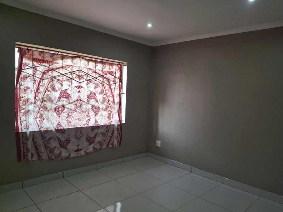 To Let 2 Bedroom Property for Rent in Howick West KwaZulu-Natal
