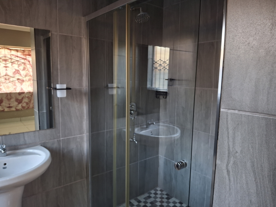 To Let 2 Bedroom Property for Rent in Howick West KwaZulu-Natal