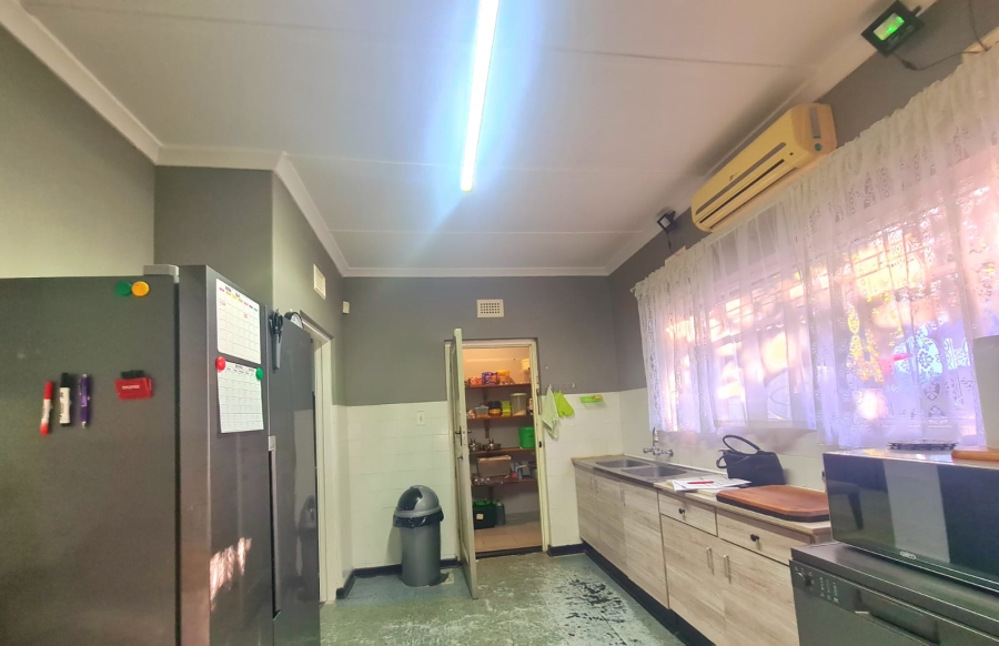 5 Bedroom Property for Sale in Mandeni KwaZulu-Natal