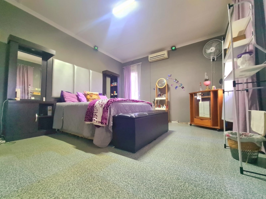 5 Bedroom Property for Sale in Mandeni KwaZulu-Natal