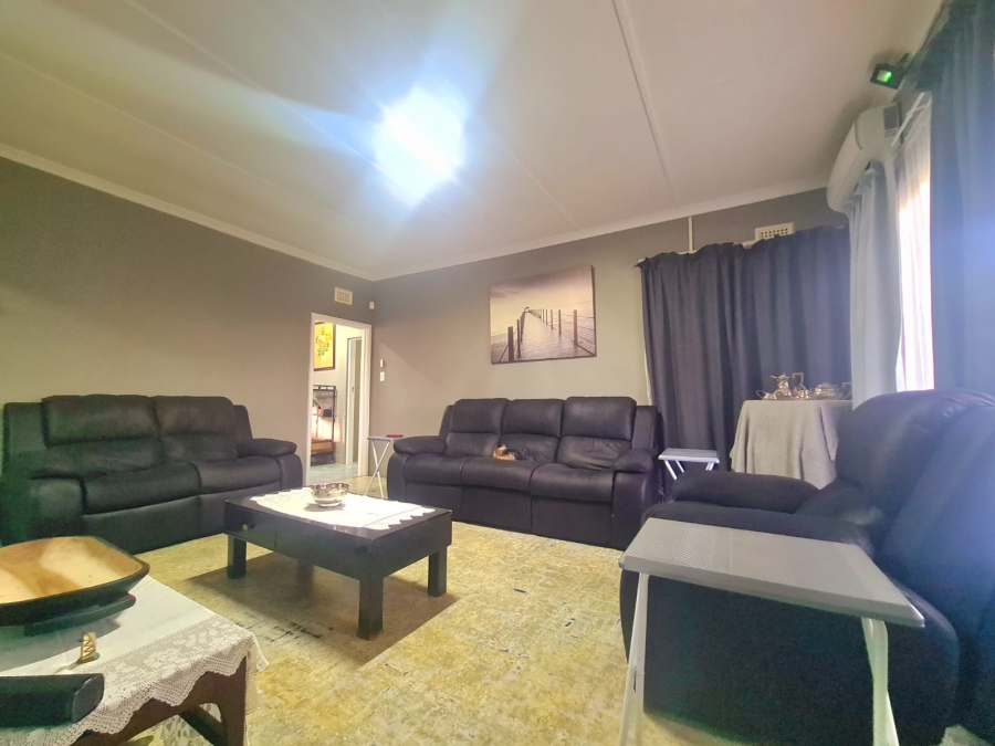 5 Bedroom Property for Sale in Mandeni KwaZulu-Natal