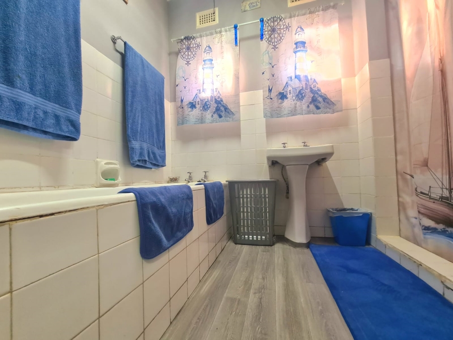 5 Bedroom Property for Sale in Mandeni KwaZulu-Natal
