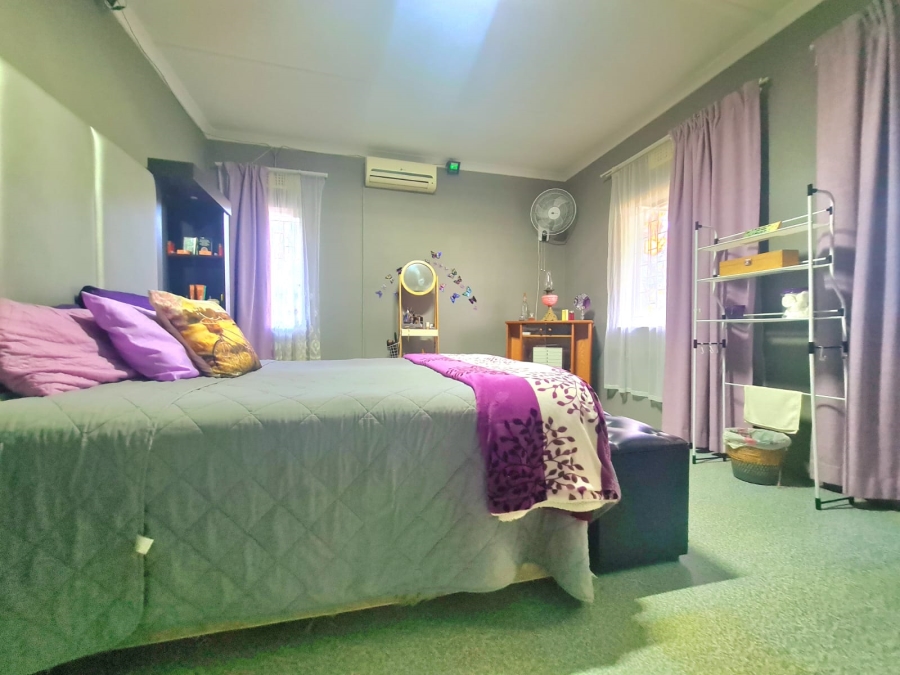 5 Bedroom Property for Sale in Mandeni KwaZulu-Natal