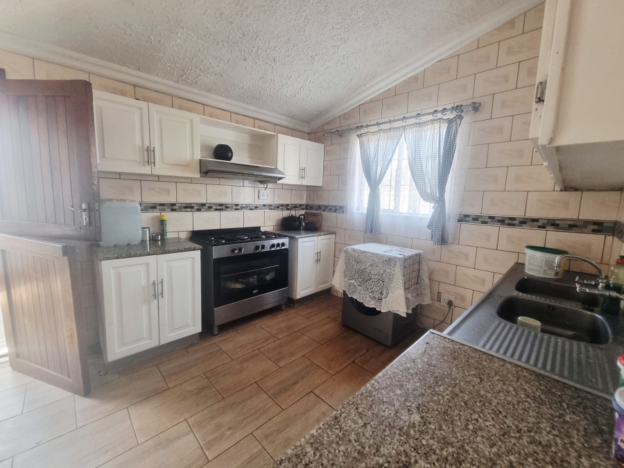 5 Bedroom Property for Sale in Richem KwaZulu-Natal