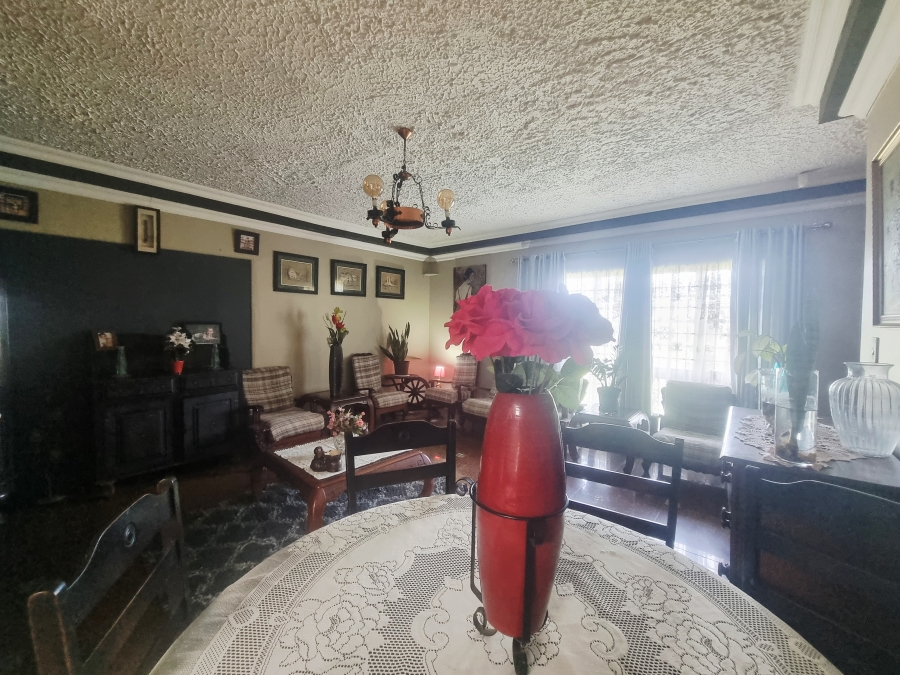 5 Bedroom Property for Sale in Richem KwaZulu-Natal