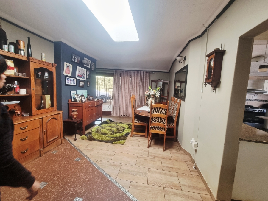 5 Bedroom Property for Sale in Richem KwaZulu-Natal