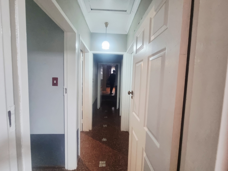 5 Bedroom Property for Sale in Richem KwaZulu-Natal
