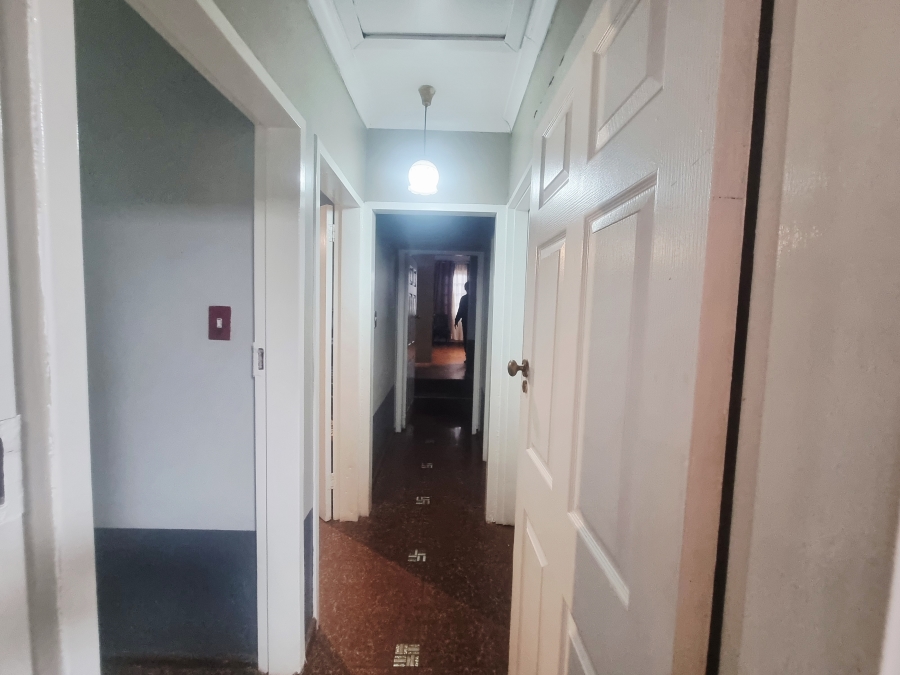 5 Bedroom Property for Sale in Richem KwaZulu-Natal